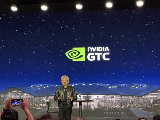  推理时代加速来临，积压订单突破想象；中国车企合作亮点频现，物理AI开启新篇章。 IT技术 推理时代加速来临，积压订单突破想象；中国车企合作亮点频现，物理AI开启新篇章。 IT技术