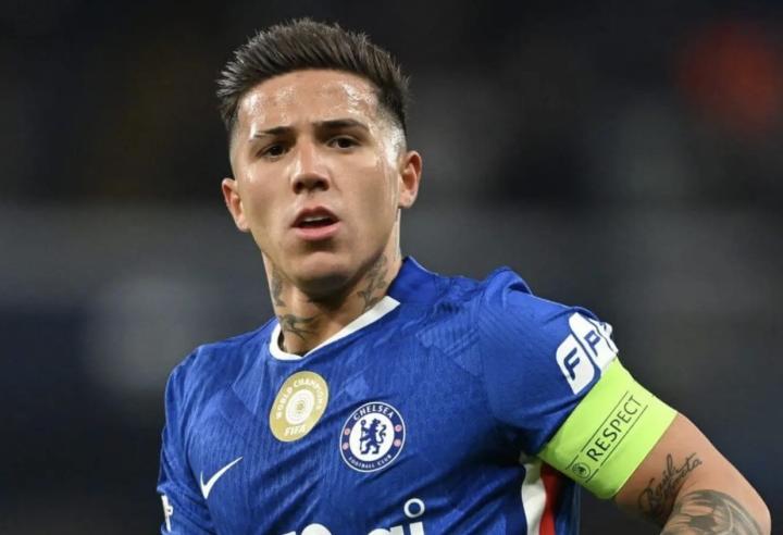  恩佐转会传闻再起，切尔西账面压力渐显；长约签约的利弊剖析 体育新闻 恩佐转会传闻再起，切尔西账面压力渐显；长约签约的利弊剖析 体育新闻