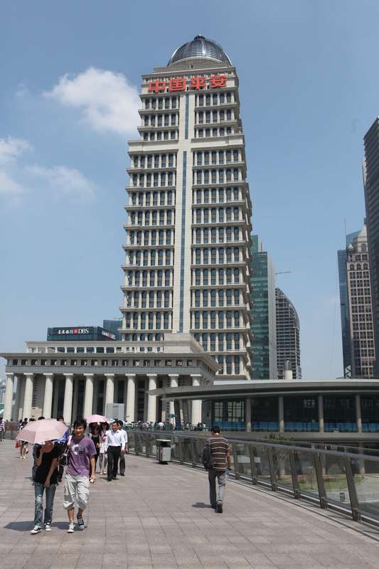  揭秘金融巨头的隐形护城河：如何用医疗养老锁住未来需求 企业服务