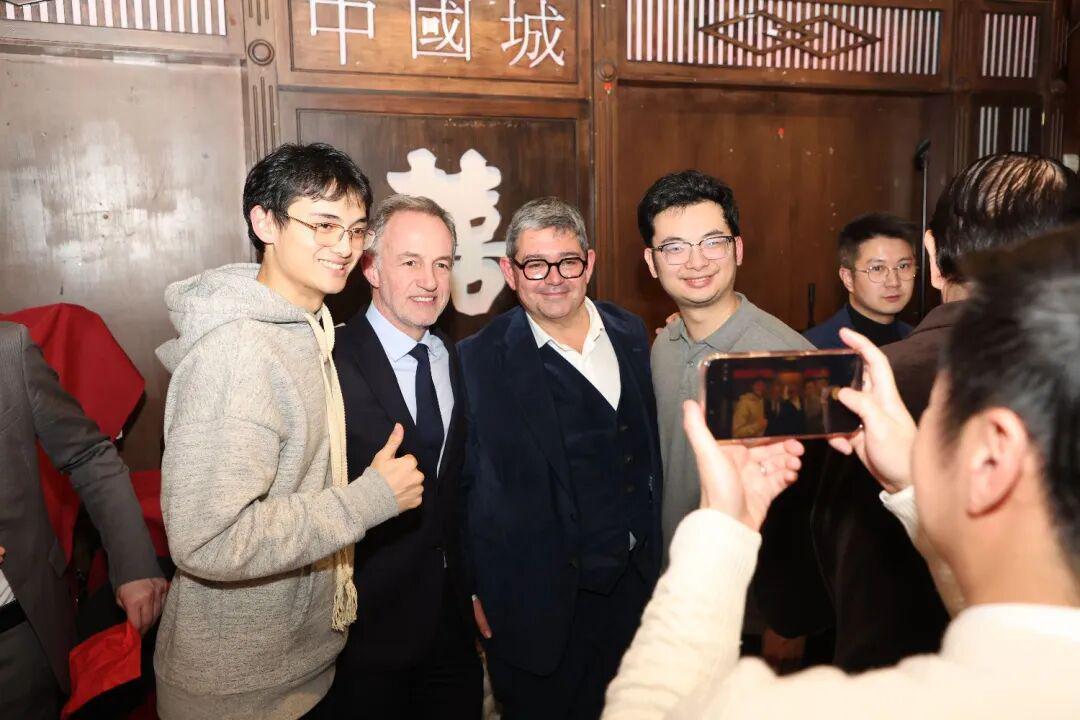  从“伊达尔戈时代”落幕看格雷瓜尔执政：巴黎亚裔华人社群的利益格局重构与应对策略 新闻