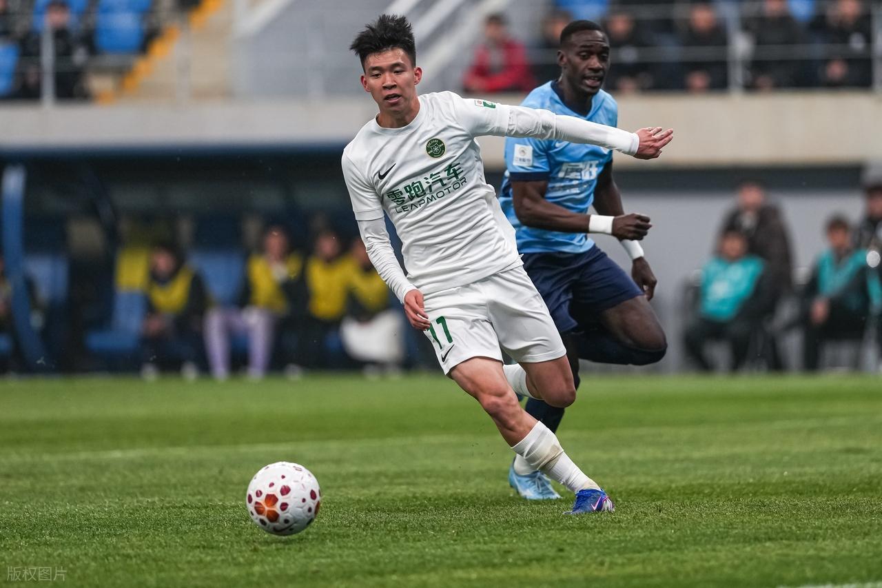  技术解码·三连胜背后的战术进化：大连英博的攻守平衡之道 体育新闻