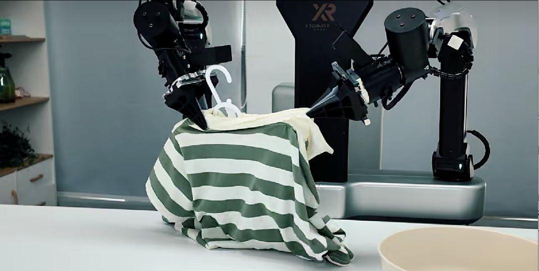  【技术深度】具身智能最难场景的数据炼金术：家庭保洁正在重塑机器人进化路径 IT技术