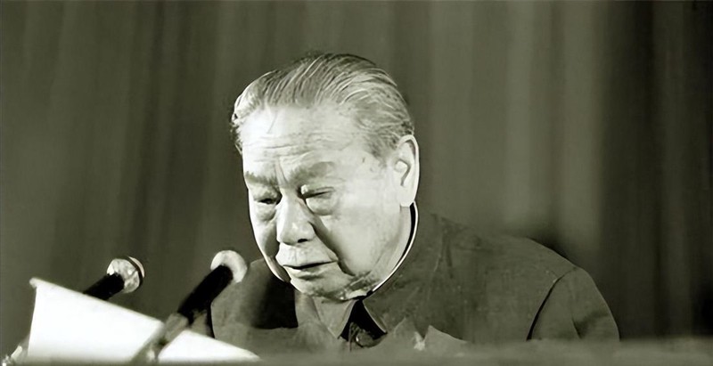 九旬老父一夜白头:那个被宠坏的将军儿子,是如何亲手毁掉整个家族的? 新闻 九旬老父一夜白头:那个被宠坏的将军儿子,是如何亲手毁掉整个家族的? 新闻